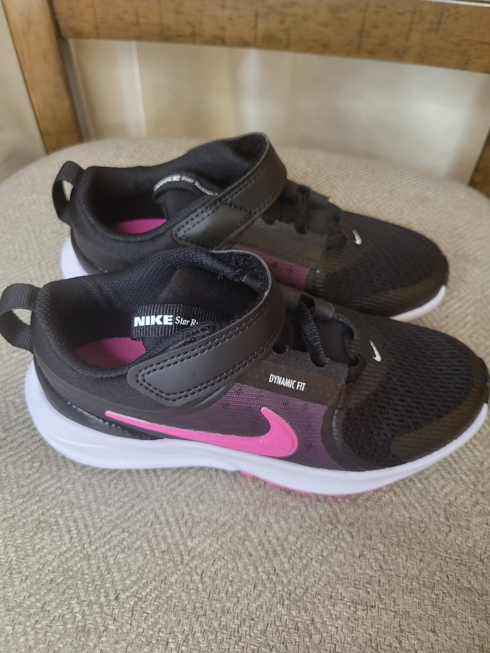 Nike Girl's Black & Pink Athletic Sneaker - Picture 5 of 8